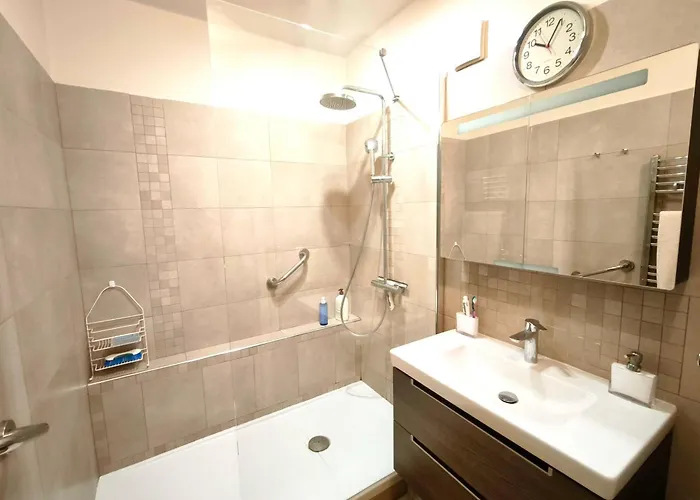 Bright With Balcony In Apartment