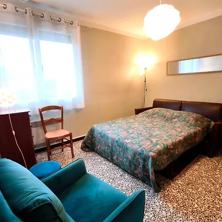 Bright With Balcony In Αζάτσιο