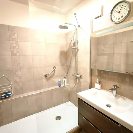 Bright With Balcony In Διαμέρισμα