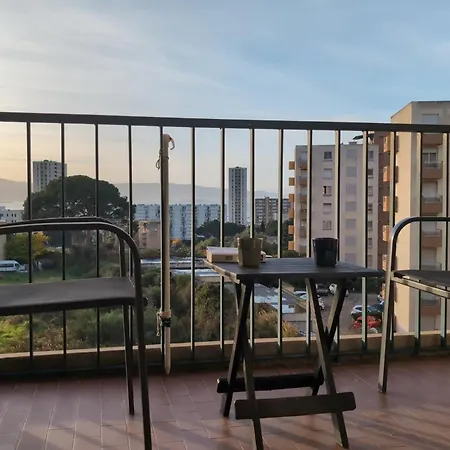 Avec Vue Et Balcon à Appartement Ajaccio (Corsica)