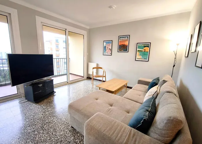 Bright With Balcony In 阿雅克肖