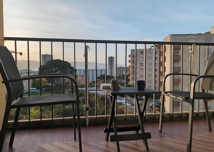 Bright With Balcony In 公寓 阿雅克肖